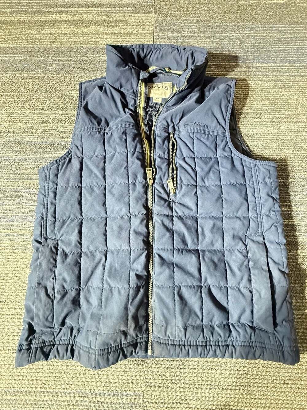Orvis Quilted Full Zip Vest Size Medium Blue